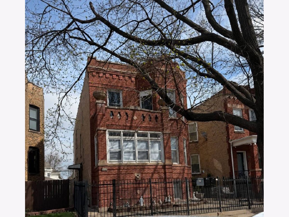  Rented Chicago Illinois, 3936 Cornelia