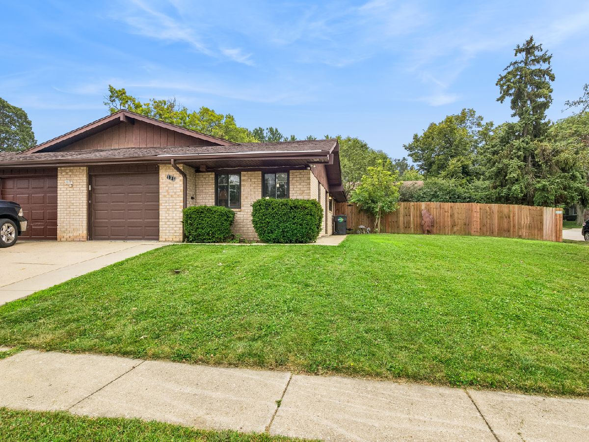  For Sale Streamwood Illinois, 131 Innsbrook Drive