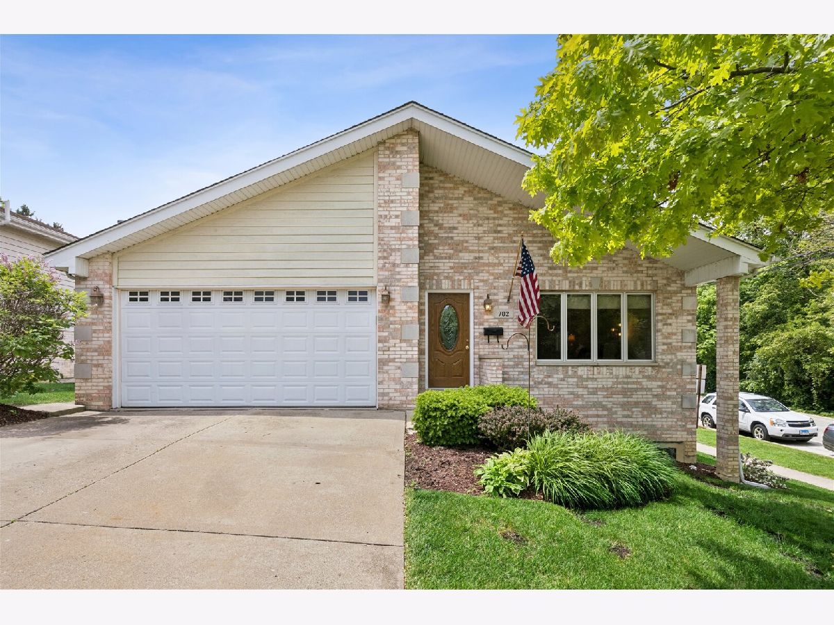  For Sale Lemont Illinois, 702 Hickory Street