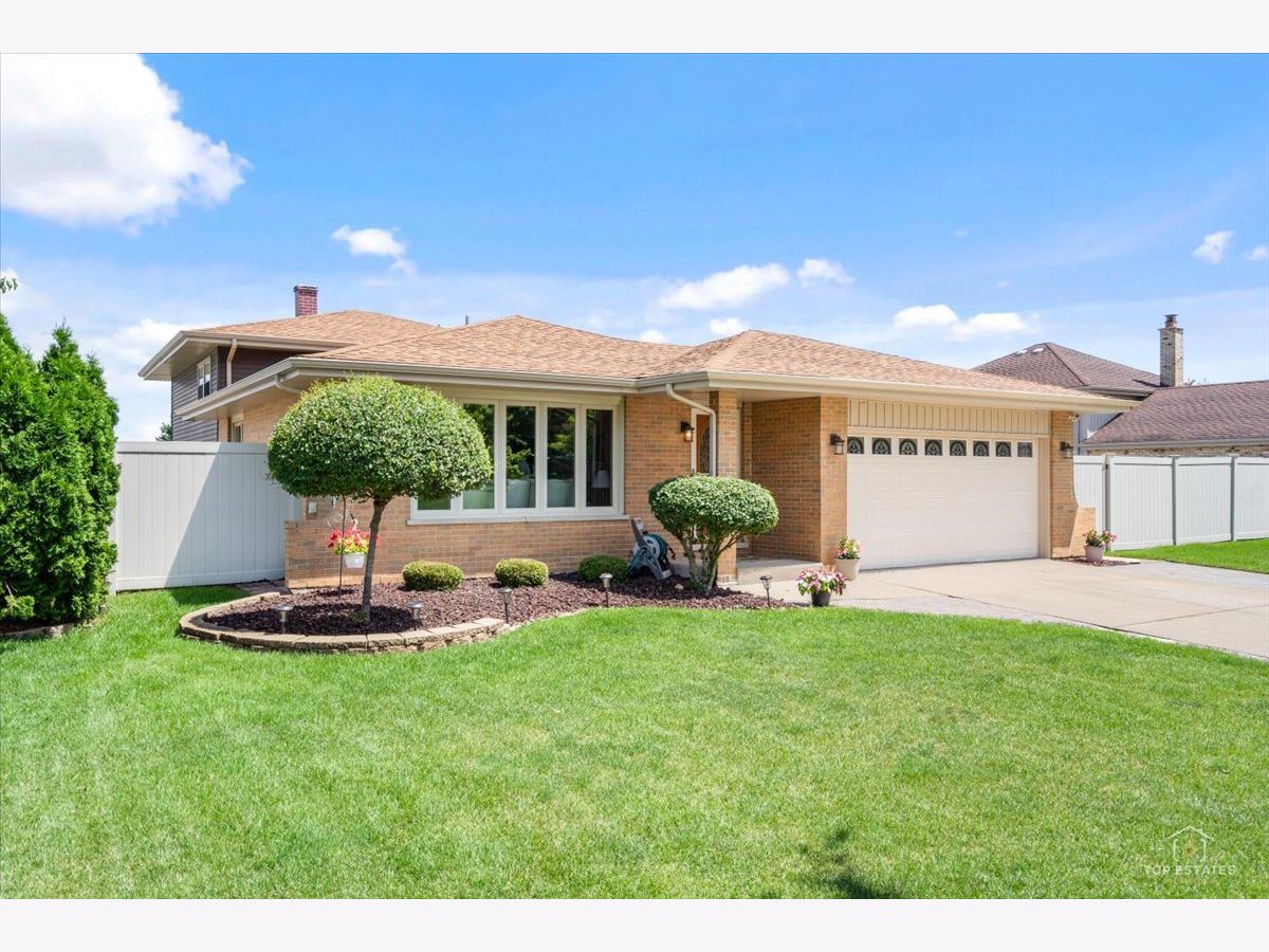 Homes For Sale Tinley Meadows Tinley Park Illinois, 8124 Nottingham Road
