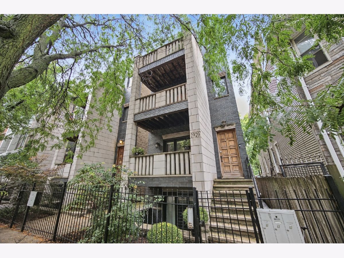  For Sale Chicago Illinois, 2920 Damen Avenue