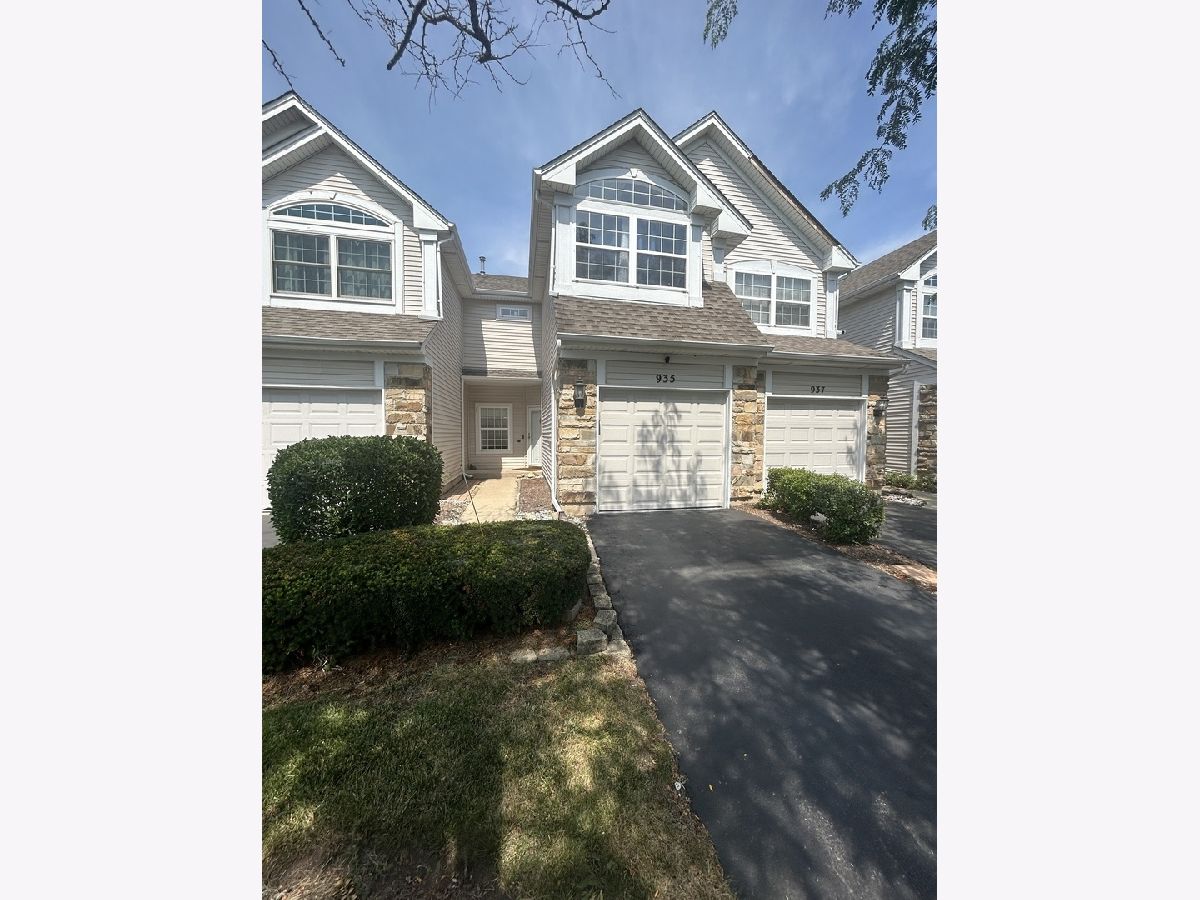  For Rent Lake In The Hills Illinois, 935 Viewpoint