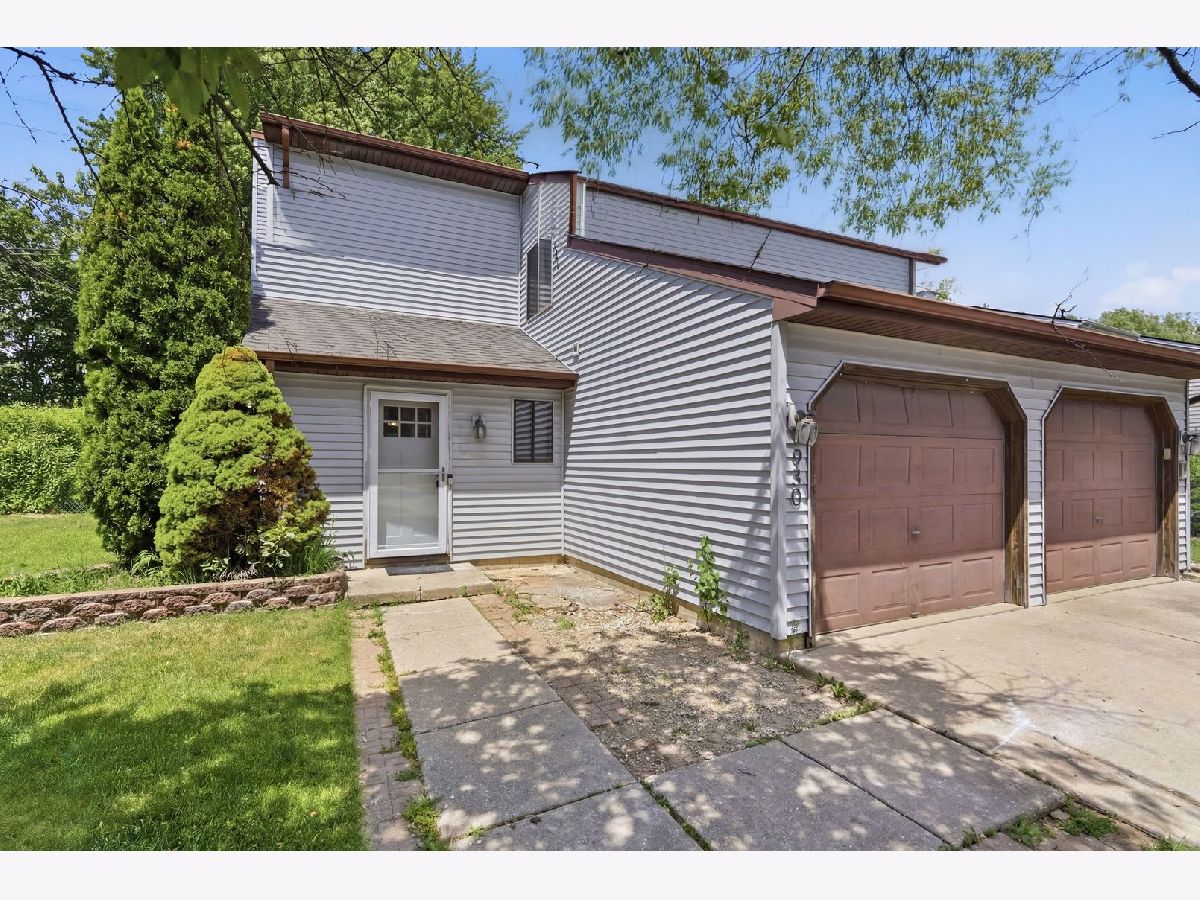  For Sale Aurora Illinois, 930 Autumn Lane