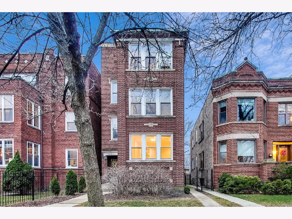  Rented Chicago Illinois, 2621 Leland