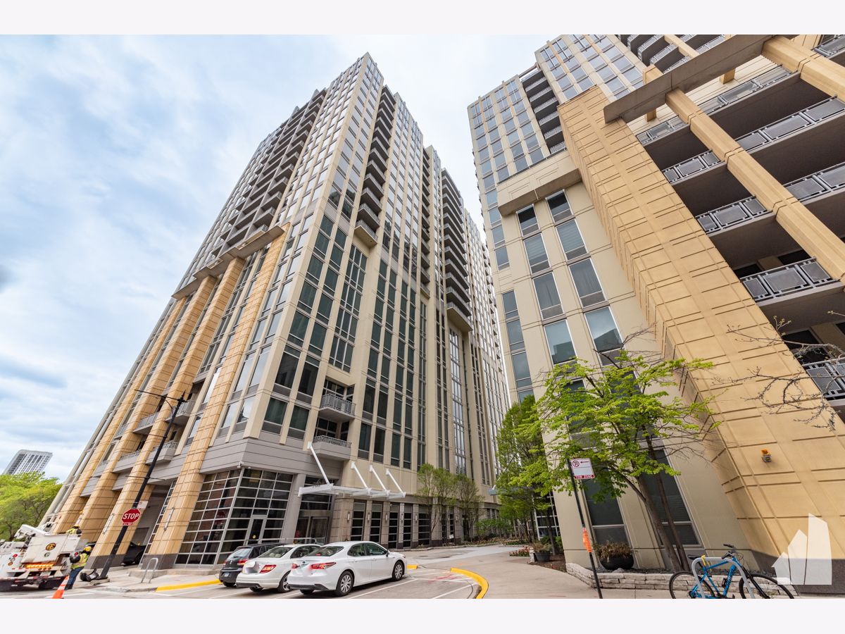  Rented Chicago Illinois, 700 Larrabee