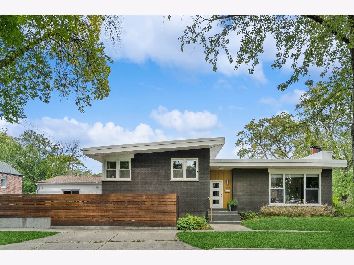  For Sale Chicago Illinois, 2804 Rascher Avenue