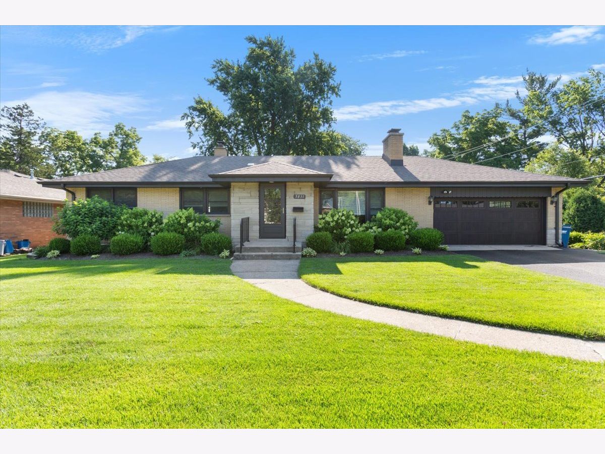  For Sale Downers Grove Illinois, 5831 Washington Street
