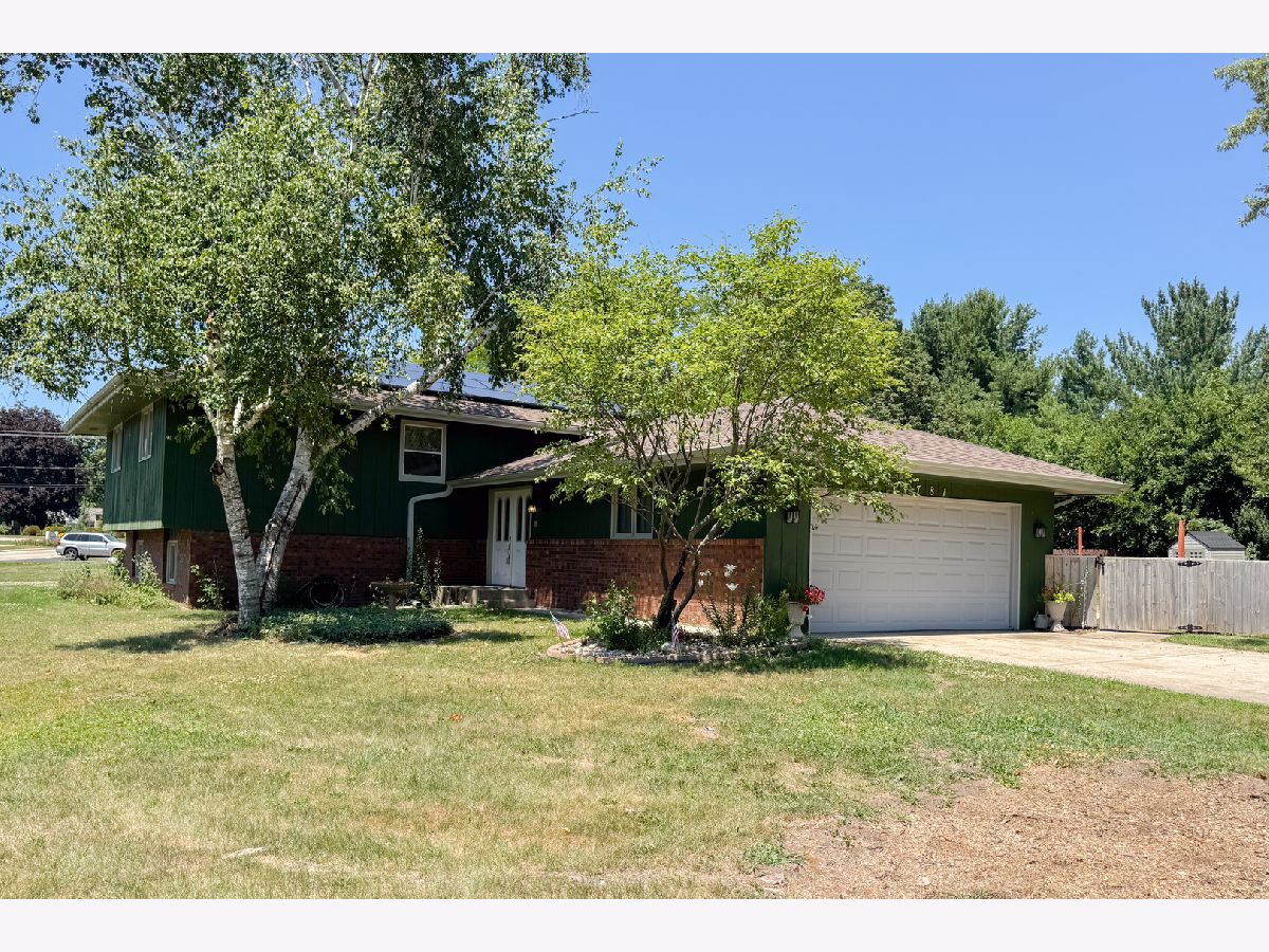  For Sale Rockford Illinois, 1781 Bracknel Boulevard