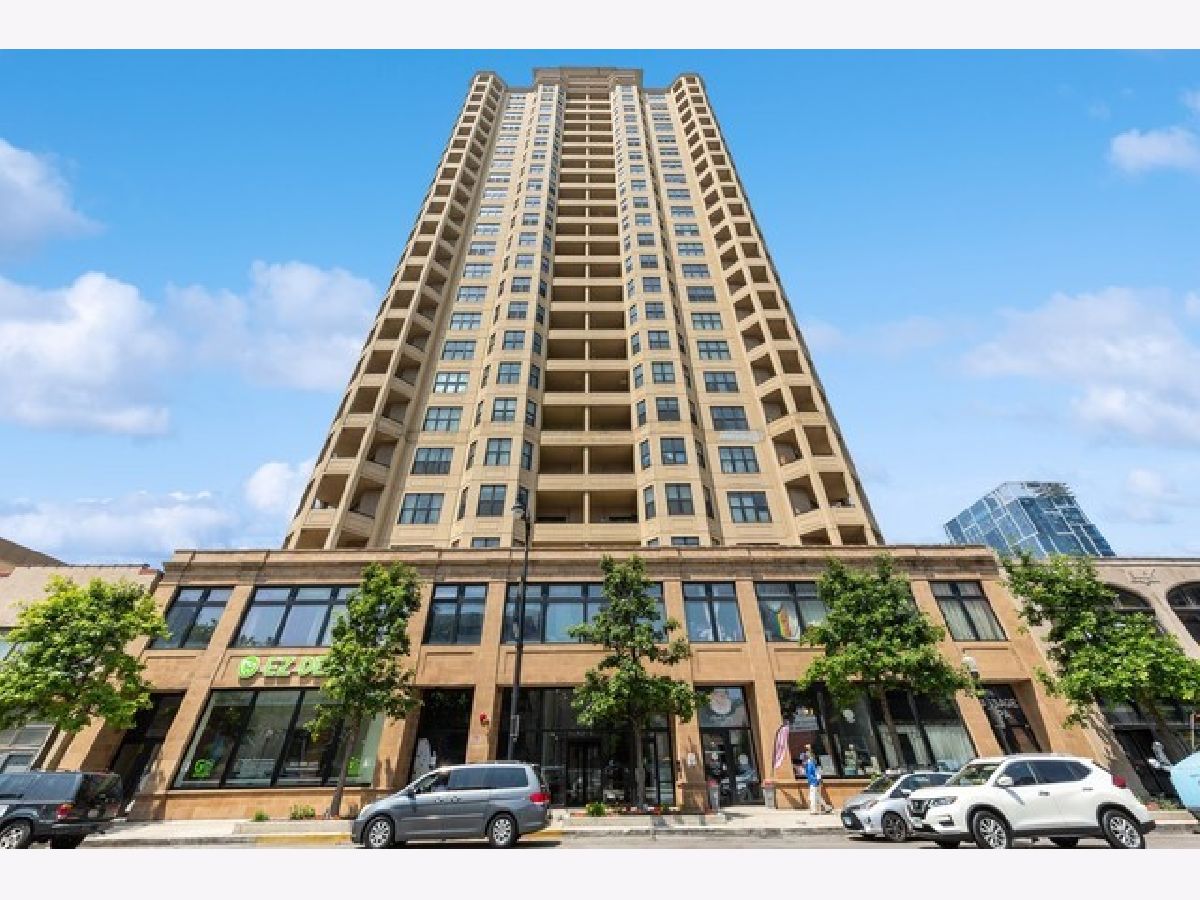 Condominiums For Sale The Marquee Chicago Illinois, 1464 Michigan Avenue