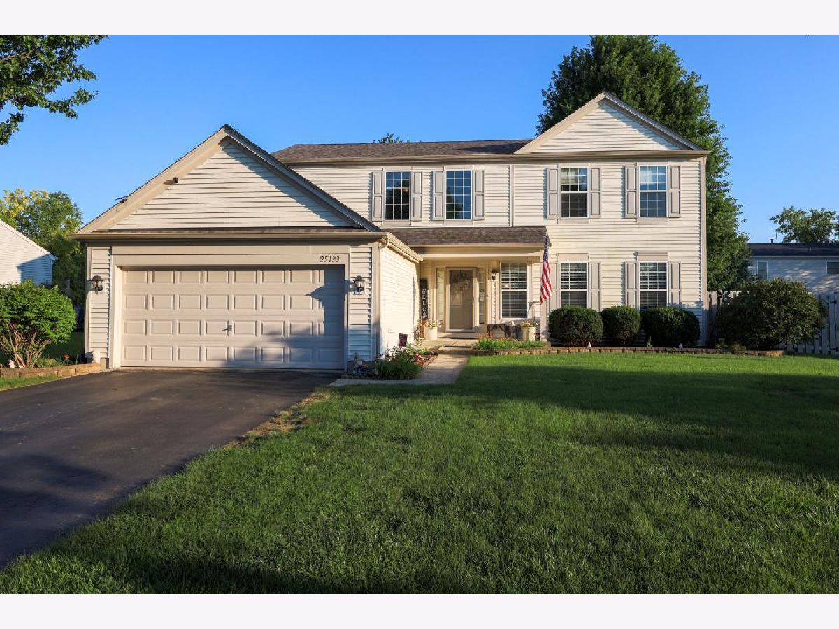 Homes & Townhomes & Condos For Sale Auburn Lakes Plainfield Illinois, 25133 Gates Lane