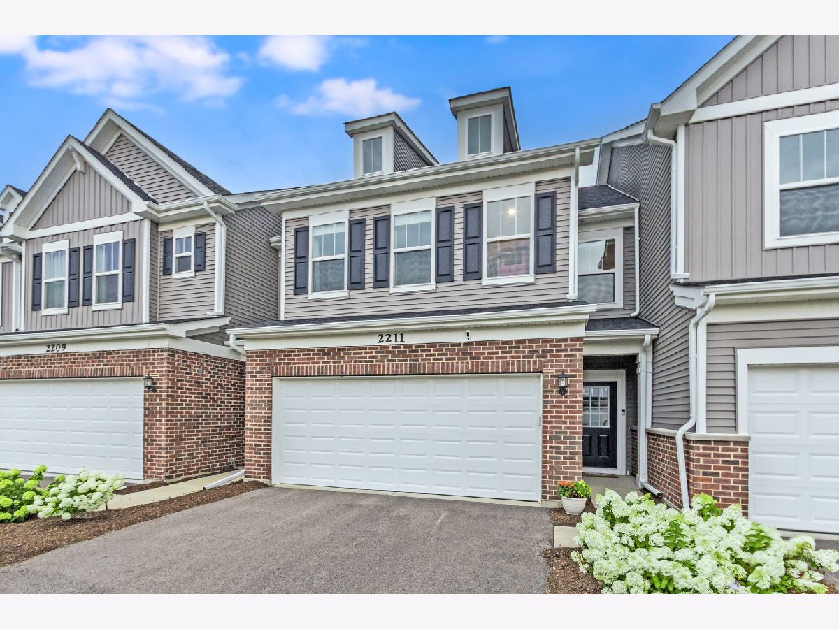Condos & Townhomes For Sale Naperville Polo Club Townhomes Naperville Illinois, 2211 Horseshoe Circle