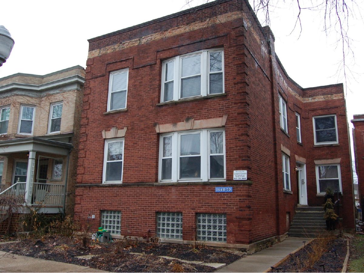  For Sale Chicago Illinois, 1668 Edgewater Avenue