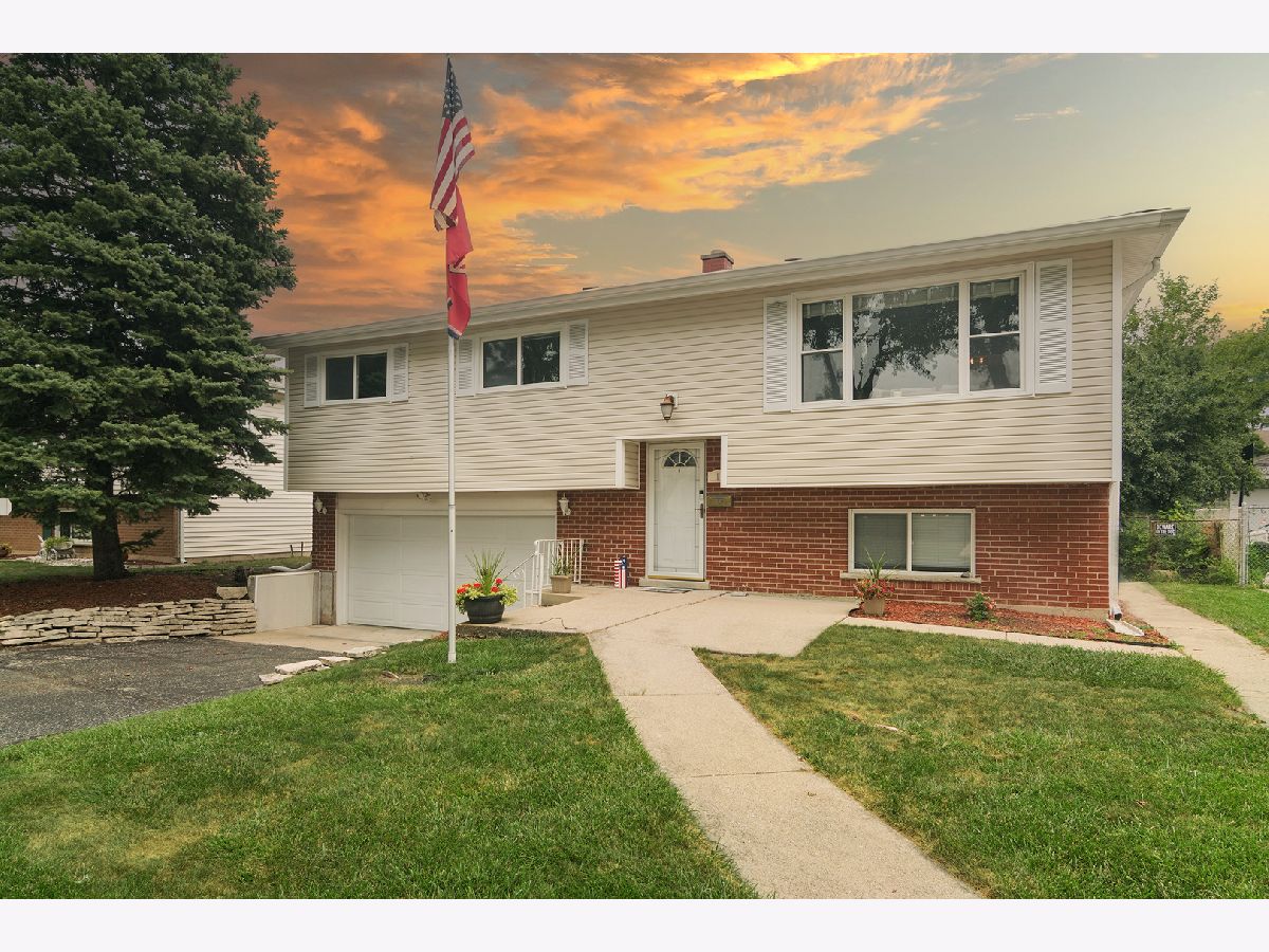  For Sale Addison Illinois, 117 Evergreen Avenue
