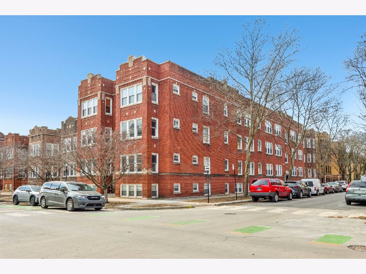  For Sale Chicago Illinois, 2609 Gunnison Street