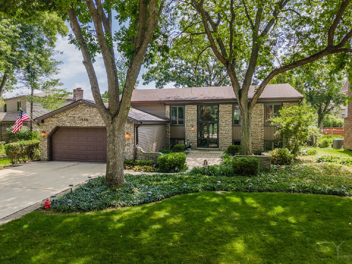  For Sale Wood Dale Illinois, 245 Montclare Lane