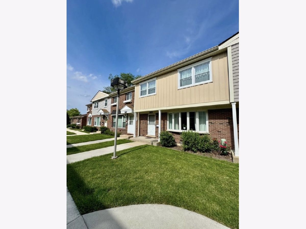  For Sale Wood Dale Illinois, 263 Green Court