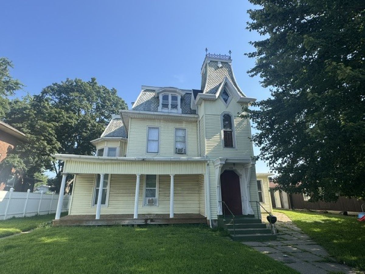  For Sale Clinton Iowa, 538 10th Avenue