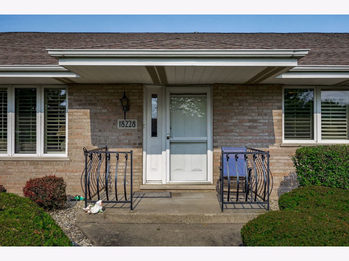 Townhomes & Condos & Homes For Sale Eagle Ridge Ii Orland Park Illinois, 18228 Montana Court