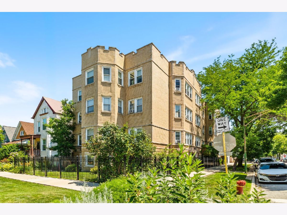 For Sale Chicago Illinois, 3548 Belle Plaine Avenue