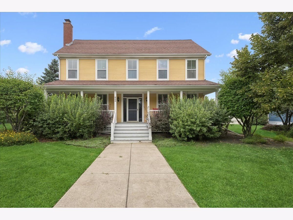  For Sale Grayslake Illinois, 634 Indian Path Road