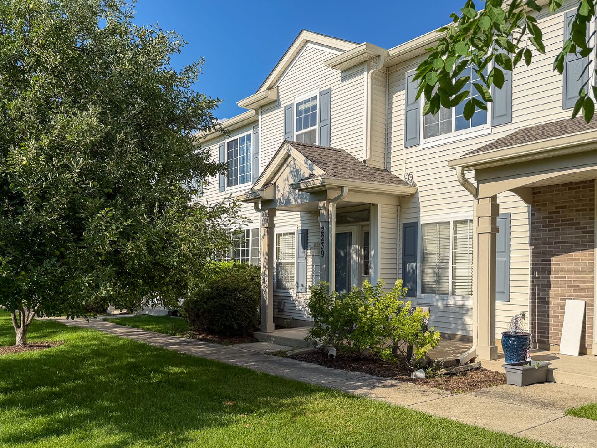 Townhomes & Condos For Rent Reflections Aurora Illinois, 2239 Reflections