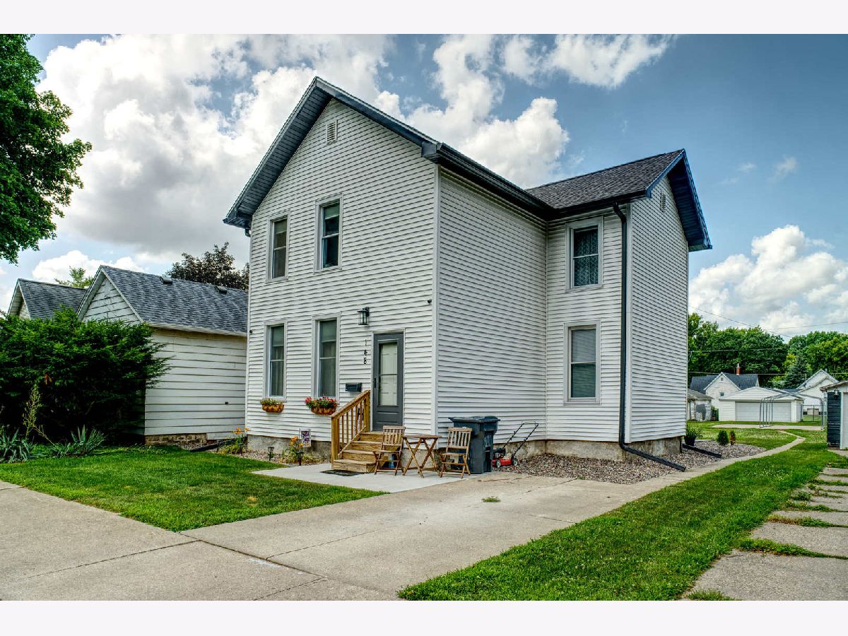  For Sale Clinton Iowa, 148 Fayette Street