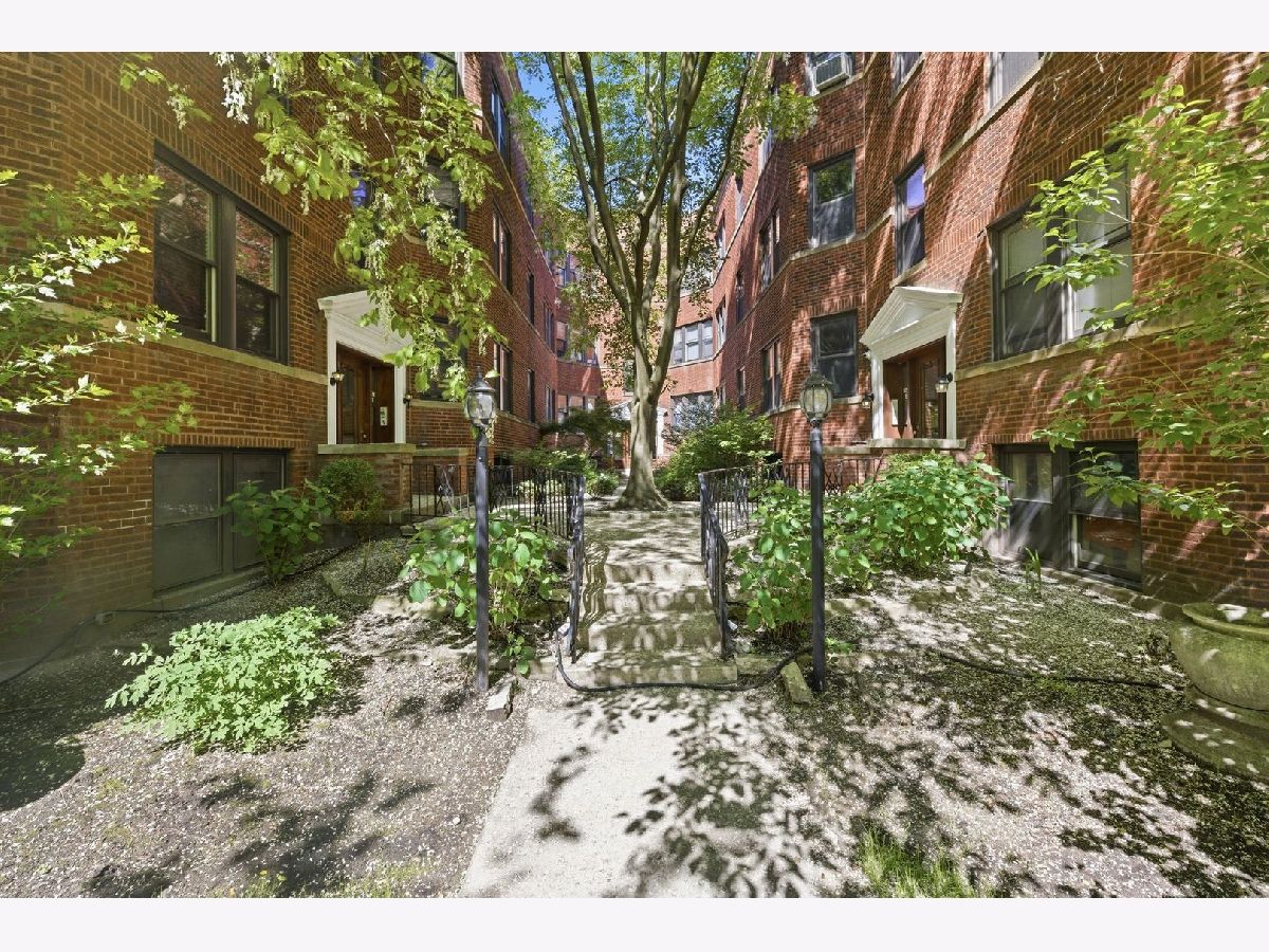  Rented Evanston Illinois, 528 Sheridan