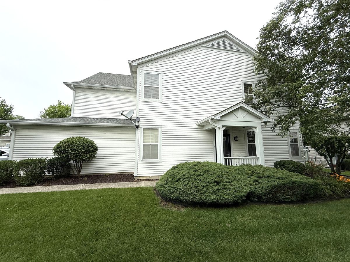  For Sale Lindenhurst Illinois, 2871 Falling Waters Lane
