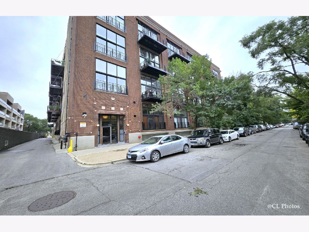  For Sale Chicago Illinois, 1935 Fairfield Avenue