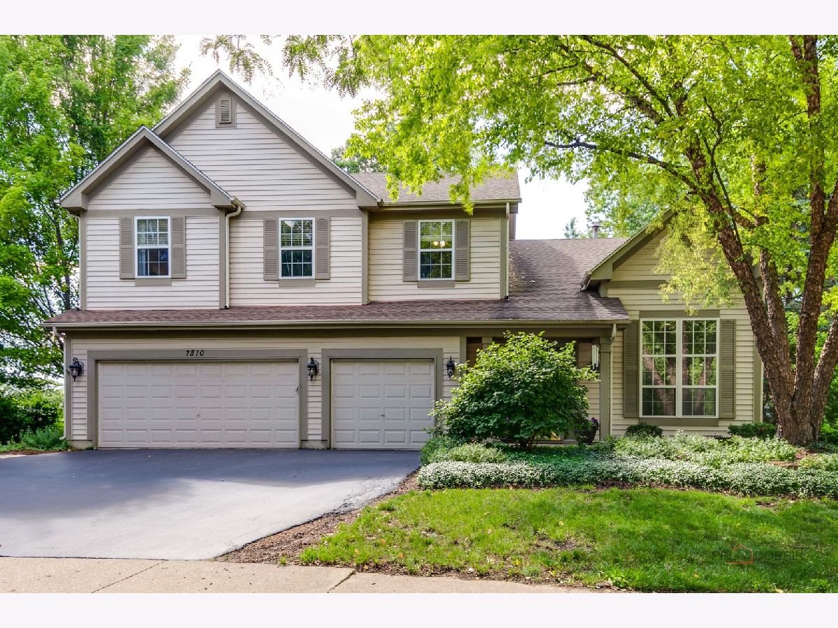Homes For Sale Timberwoods Gurnee Illinois, 7510 Clarewood Lane