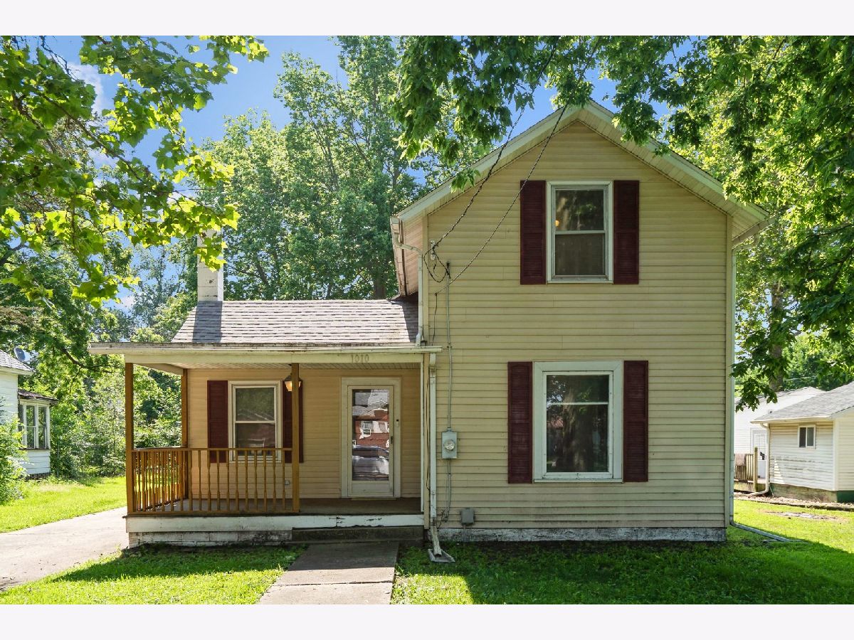  For Sale Erie Illinois, 1010 Main Street