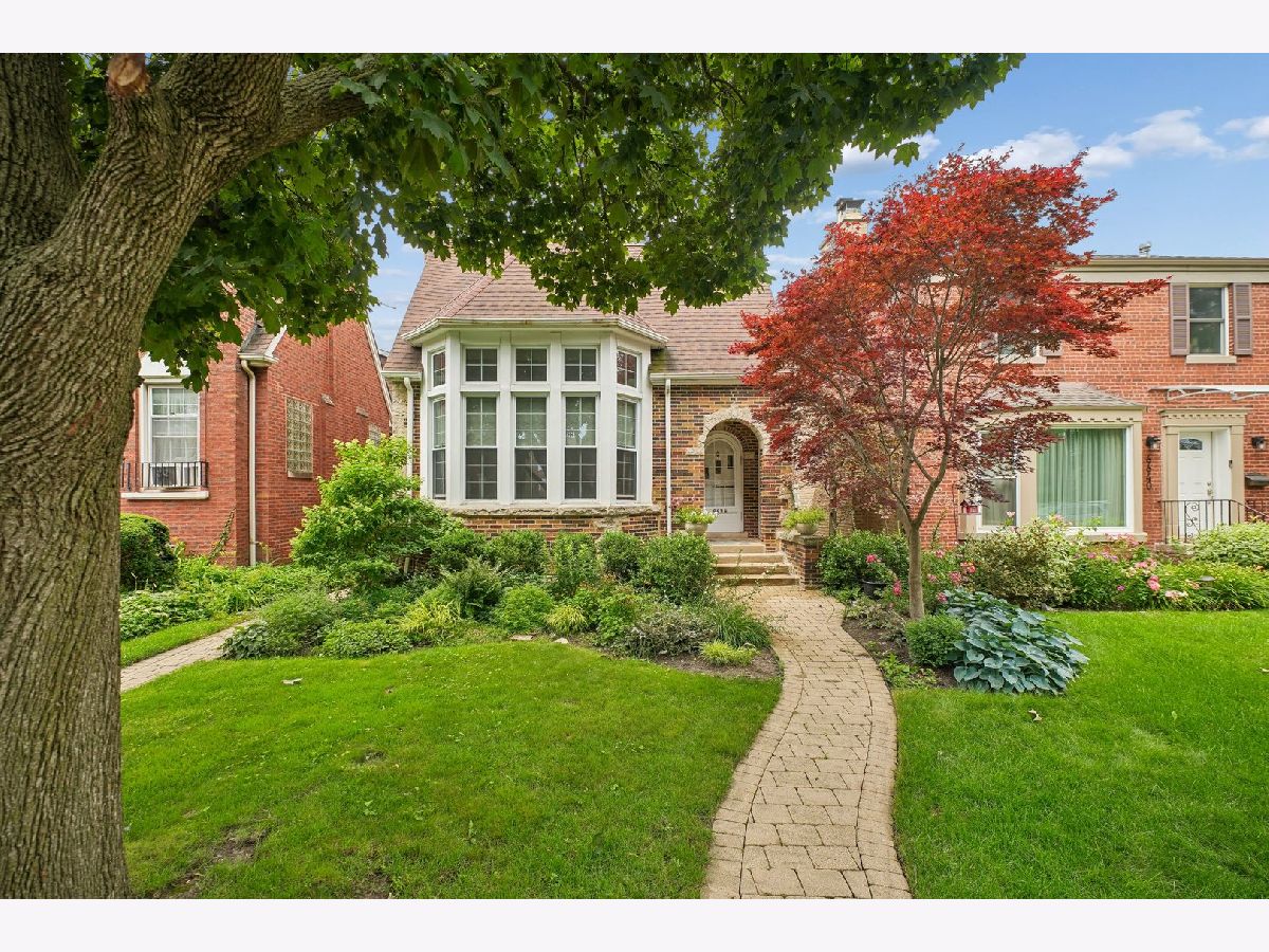  For Sale Lincolnwood Illinois, 6638 Trumbull Avenue