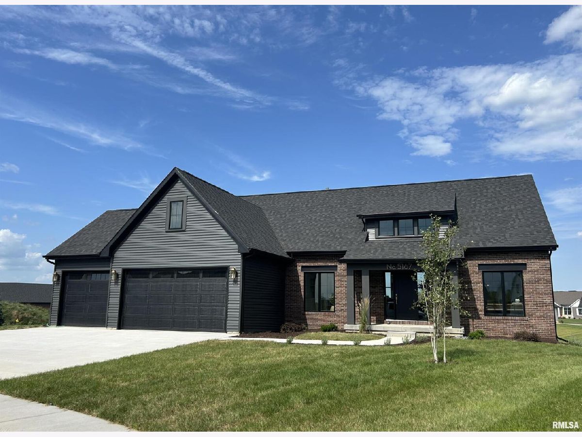 Homes For Sale The Woodlands Bettendorf Iowa, 5167 Lakeside Court