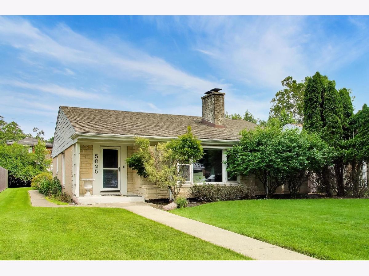 Homes & Condos & Townhomes For Sale Sauganash Chicago Illinois, 5625 Kilbourn Avenue