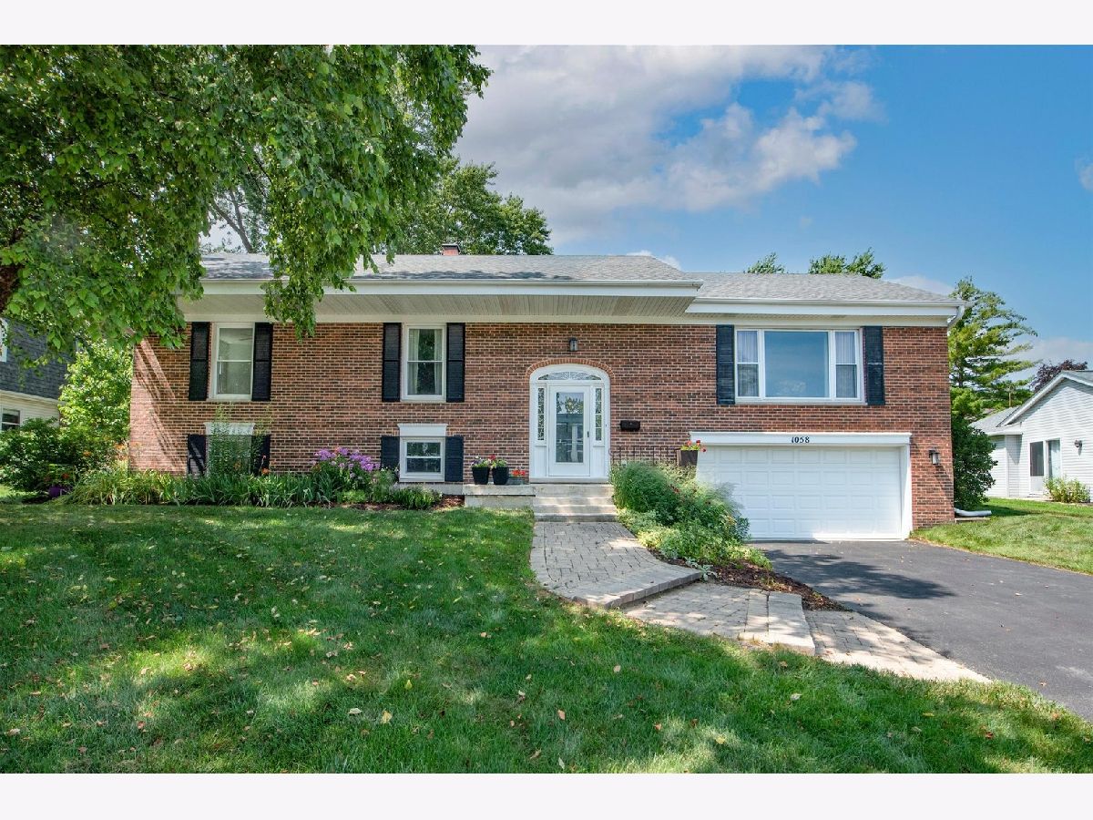  For Sale Palatine Illinois, 1058 Illinois Avenue