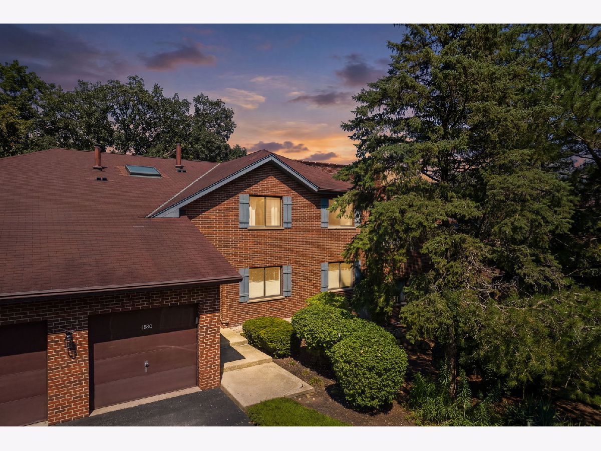  For Sale Lisle Illinois, 1884 Portsmouth Drive