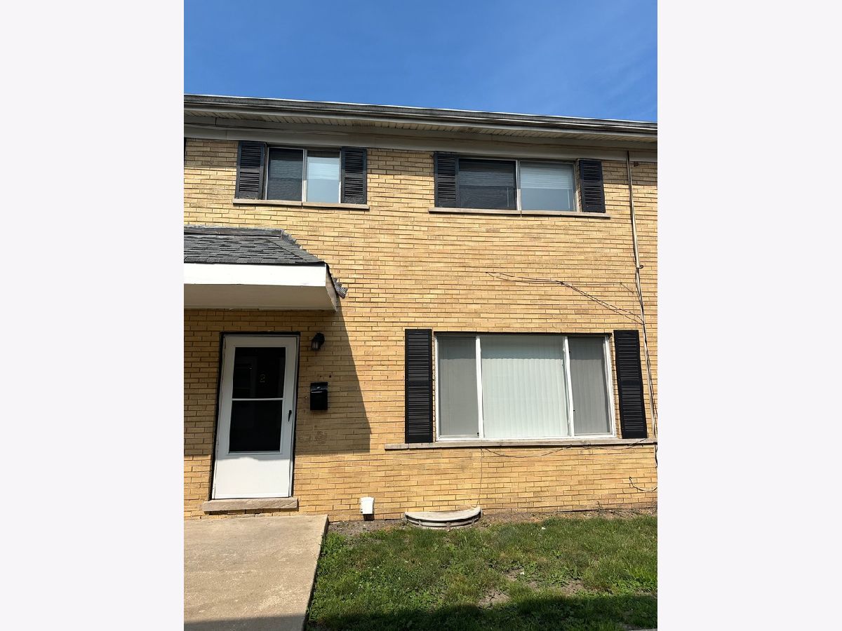  Rented Wheaton Illinois, 1719 Roosevelt