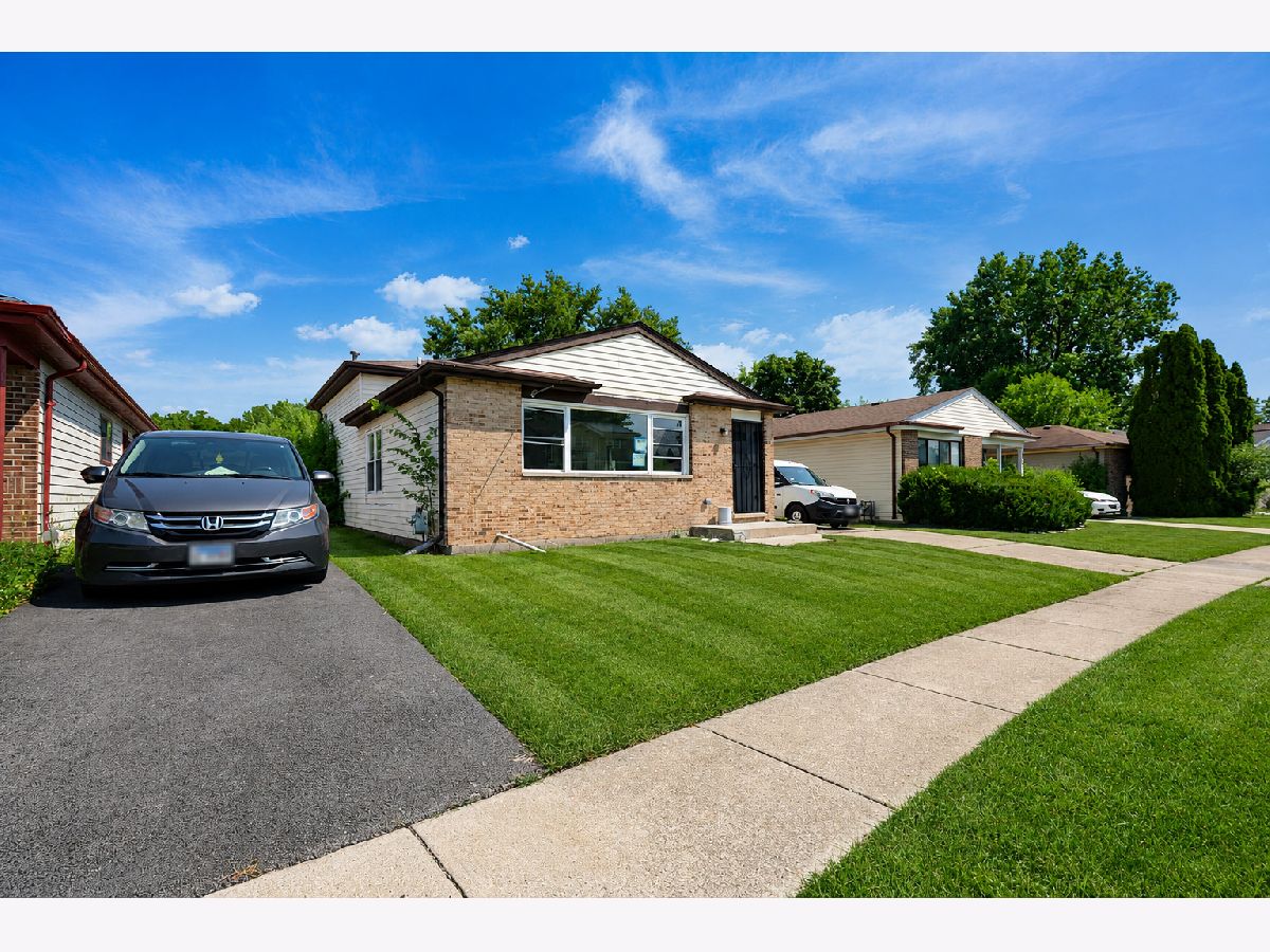  For Sale Country Club Hills Illinois, 18115 Idlewild Drive