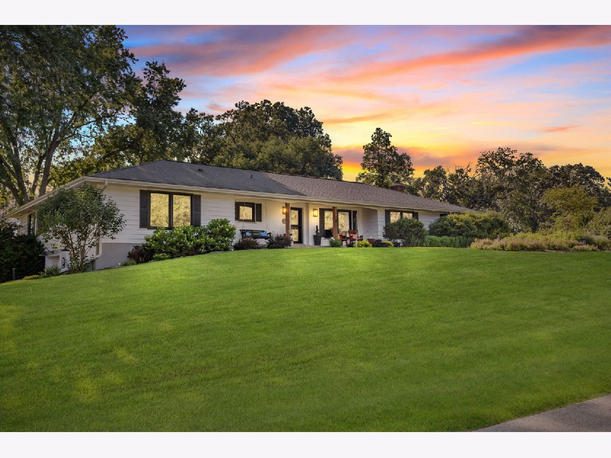  For Sale St Charles Illinois, 6N302 Oakwood Drive