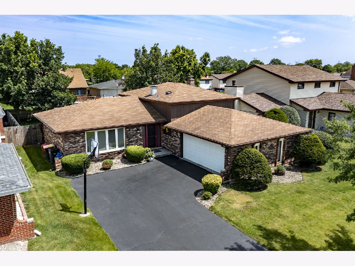 Homes For Sale Ridgebrook Lansing Illinois, 3316 193rd Street