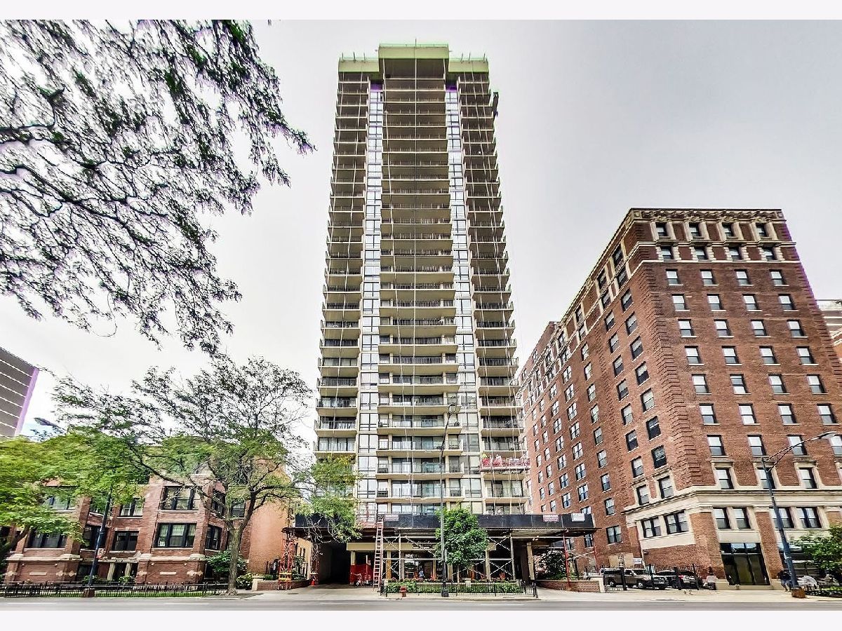  For Sale Chicago Illinois, 3150 Sheridan Road