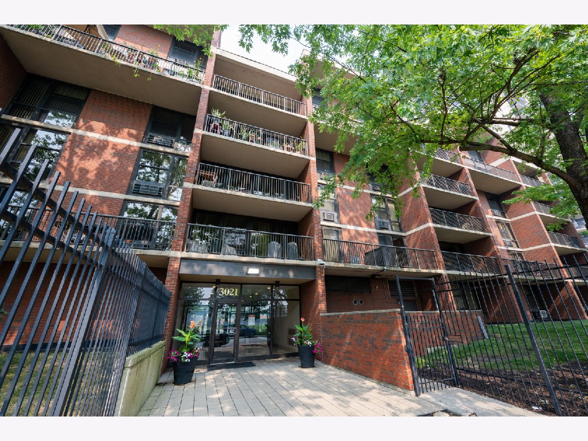  For Sale Chicago Illinois, 3021 Michigan Avenue