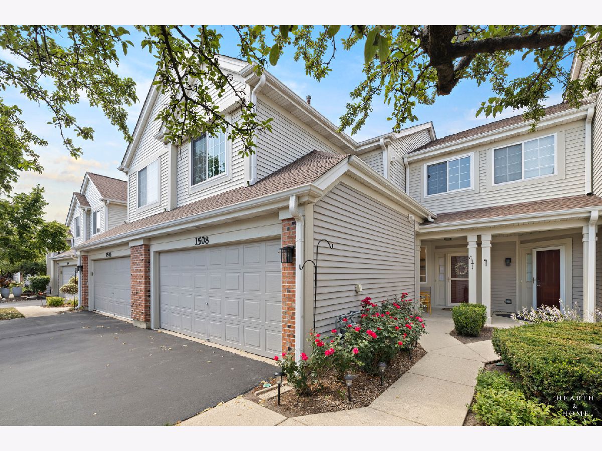 Townhomes & Homes For Sale Concord Mills Palatine Illinois, 1508 Waterbury Circle