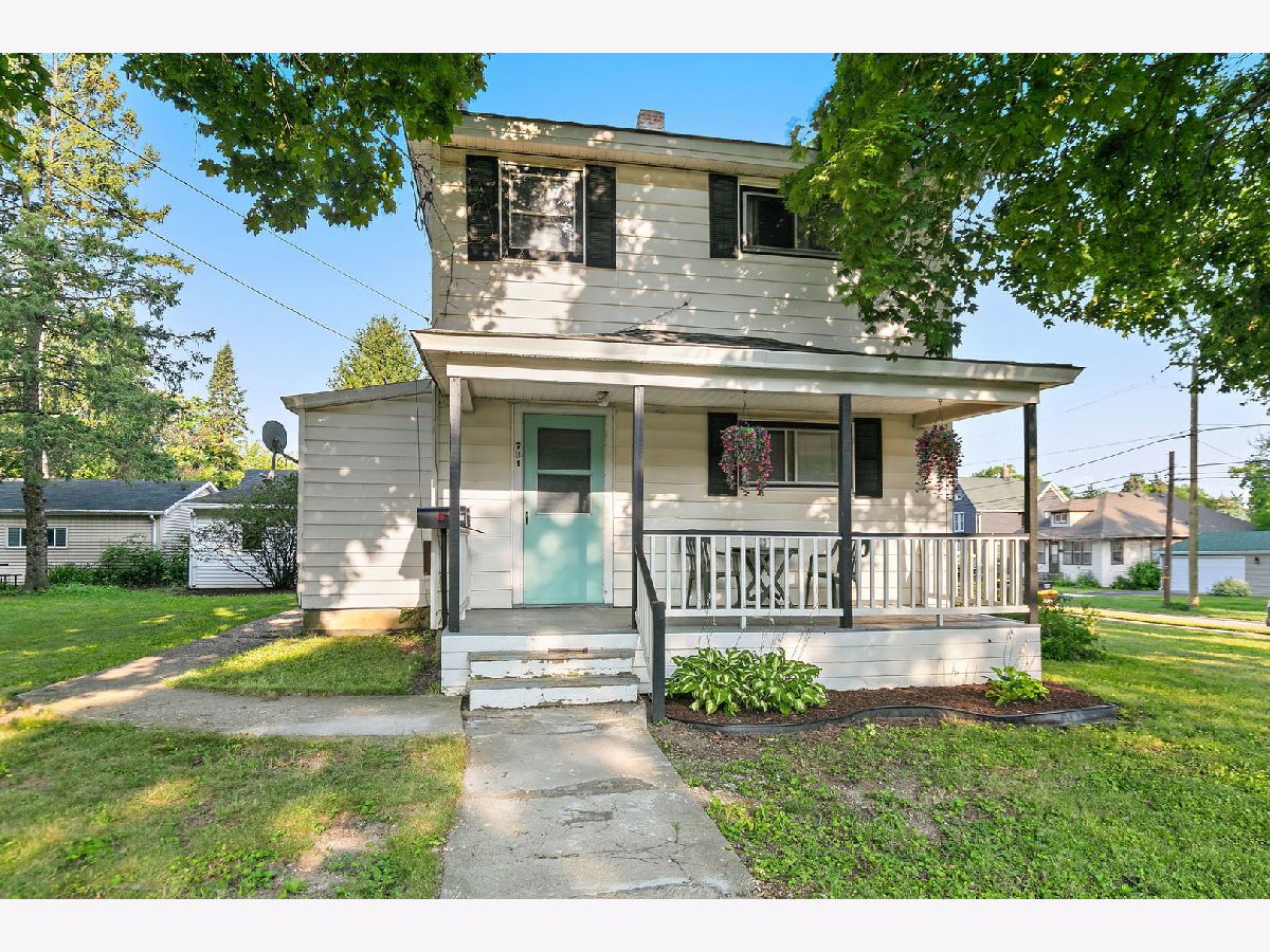  For Sale Woodstock Illinois, 731 Madison Street