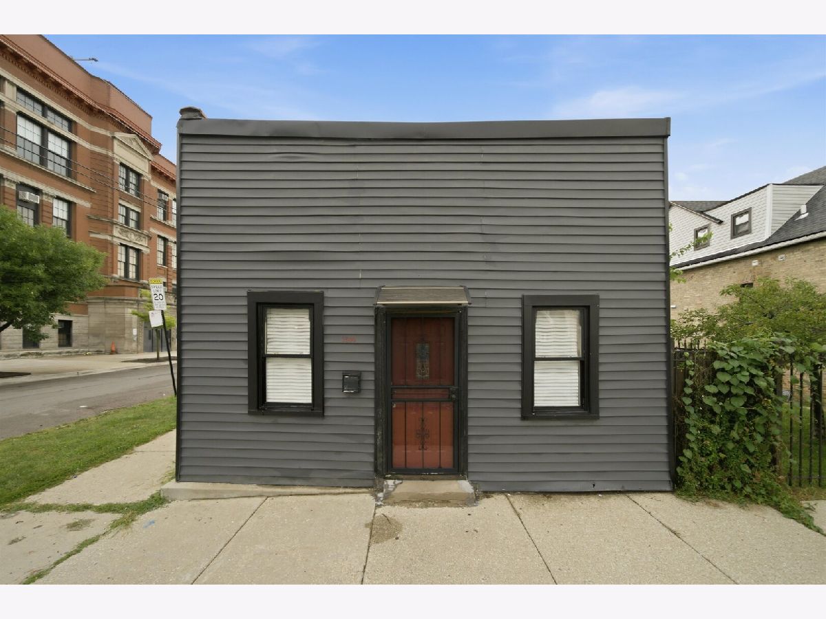  For Sale Chicago Illinois, 1300 Monticello Avenue