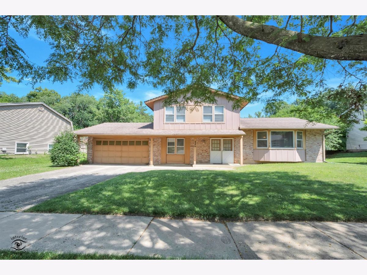  For Sale Bolingbrook Illinois, 226 Charlestown Drive