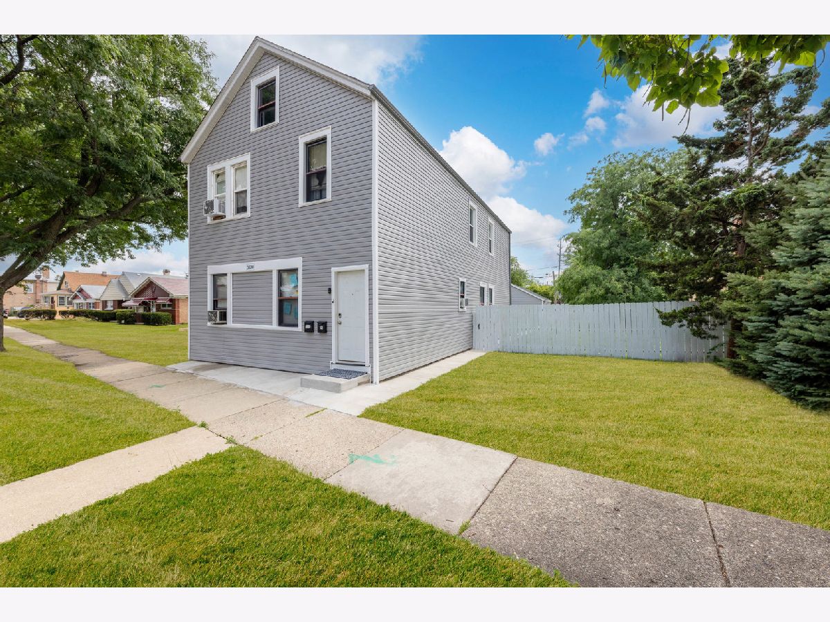  For Sale Bellwood Illinois, 3800 Saint Paul Avenue