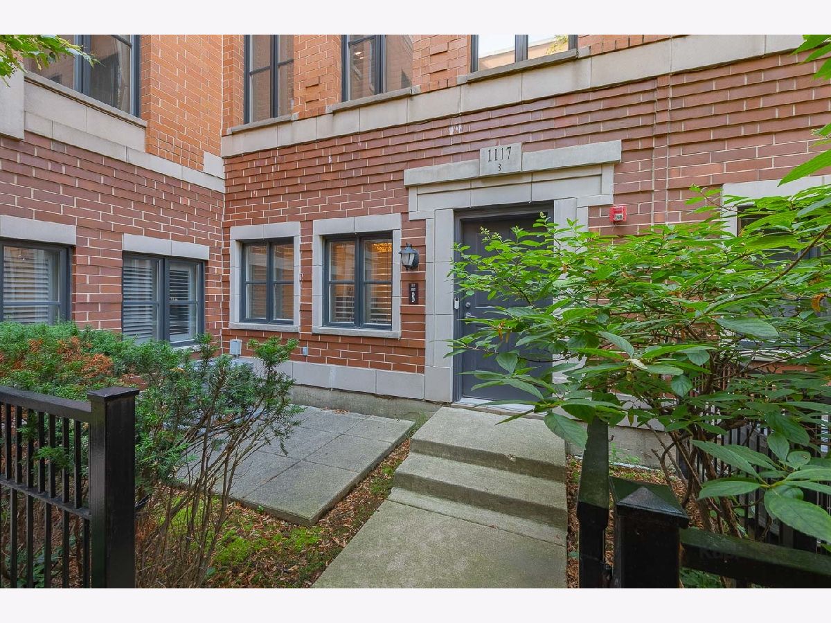  Rented Chicago Illinois, 1117 Monroe
