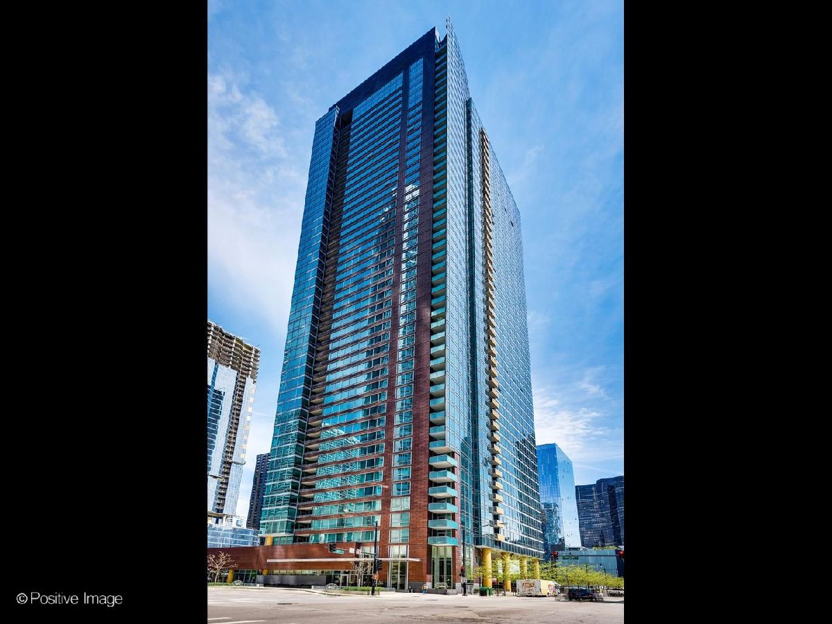 Condos & Townhomes For Sale Parkview Condominiums Chicago Illinois, 505 Mcclurg Court