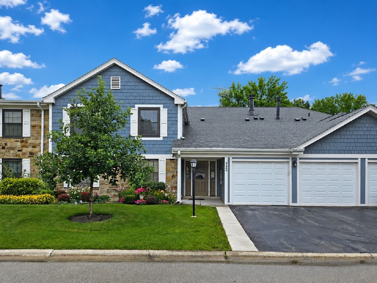  For Sale Wheeling Illinois, 552 Greystone Lane